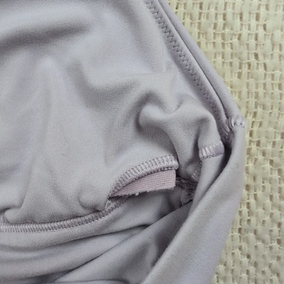 Offline by Aerie sports bra Women's M Lavender Stretch Medium Support Strappy - Picture 3 of 7